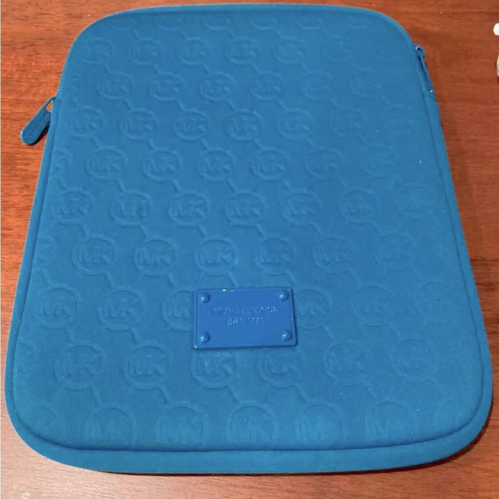 Michael Kors  IPAD case 8.5”x11” Neoprene Teal Blue